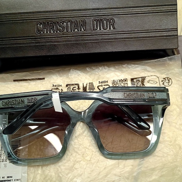 New Dior DIORSIGNATURE S10F 30F2 Shiny Transparent In Rare Green Smoke Color - Picture 2 of 15